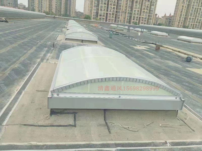圆拱型固定侧开采光天窗1.jpg